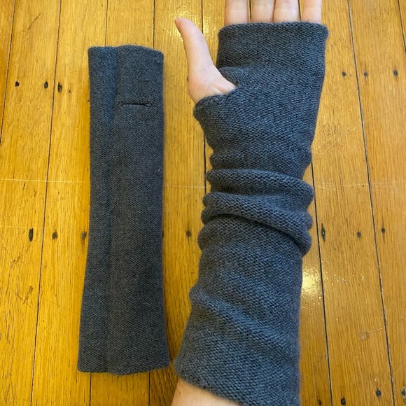 cashmere fingerless gloves - Picture 2 of 2